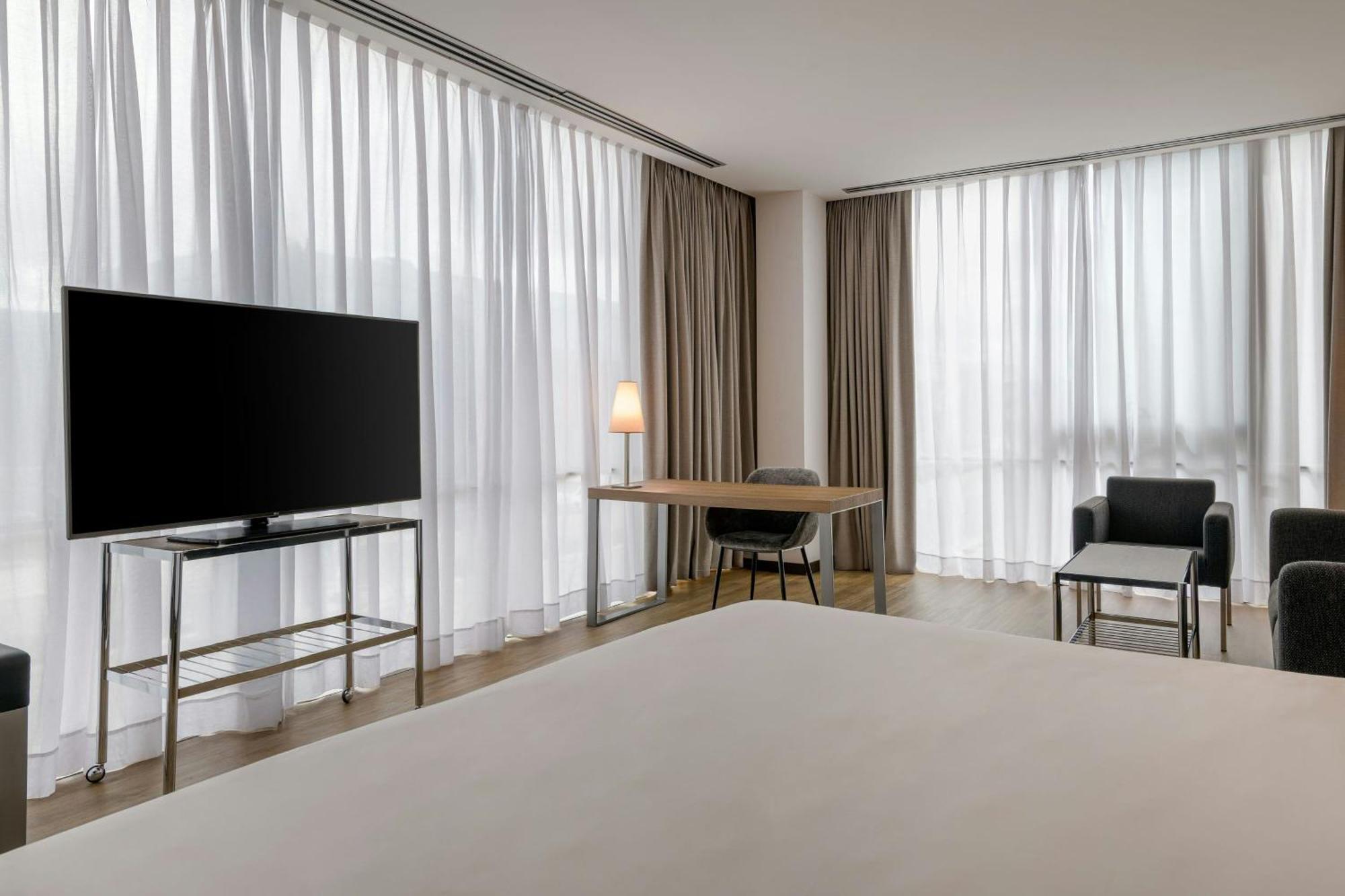 Ac Hotel La Finca By Marriott Pozuelo de Alarcon Exterior photo