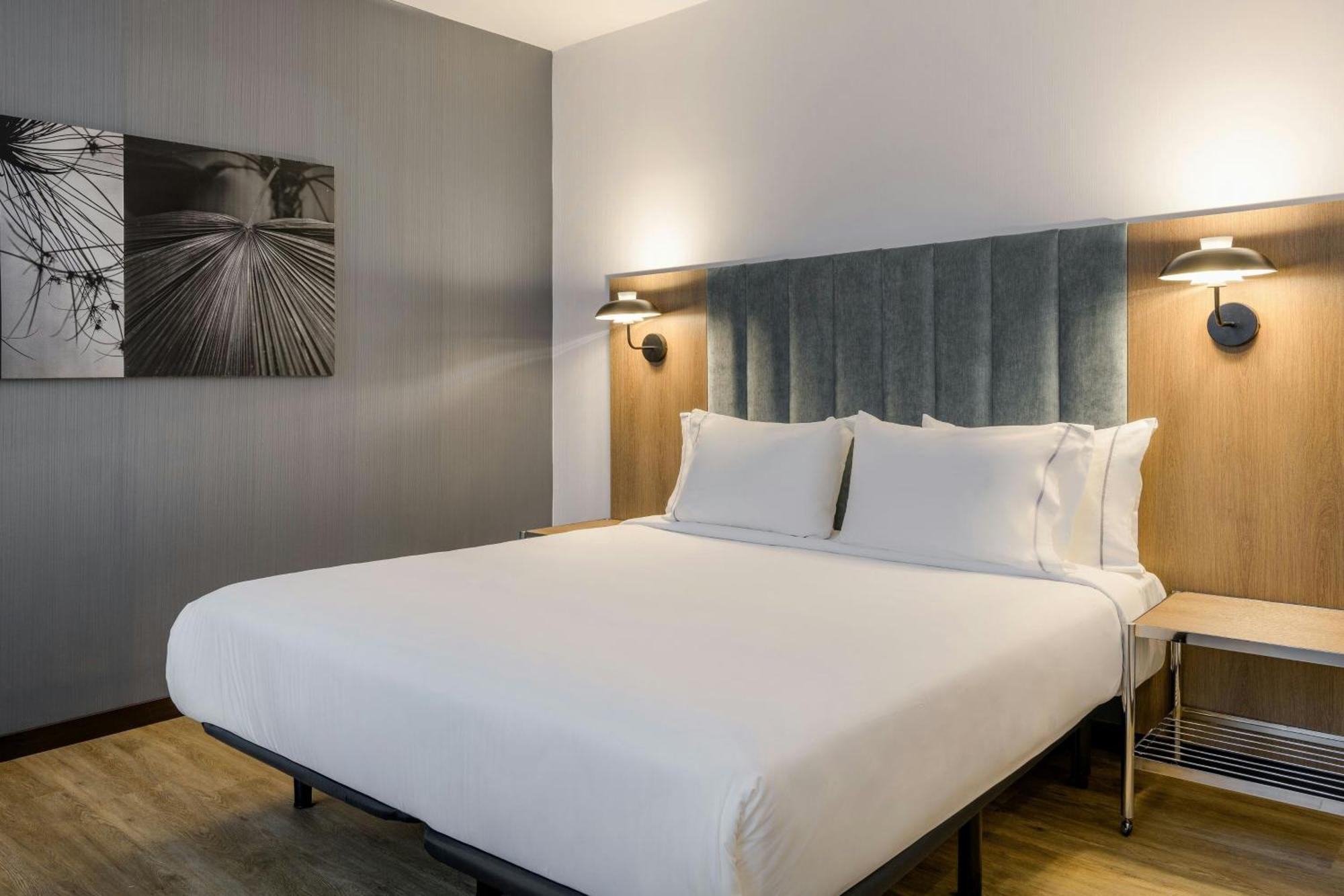 Ac Hotel La Finca By Marriott Pozuelo de Alarcon Exterior photo